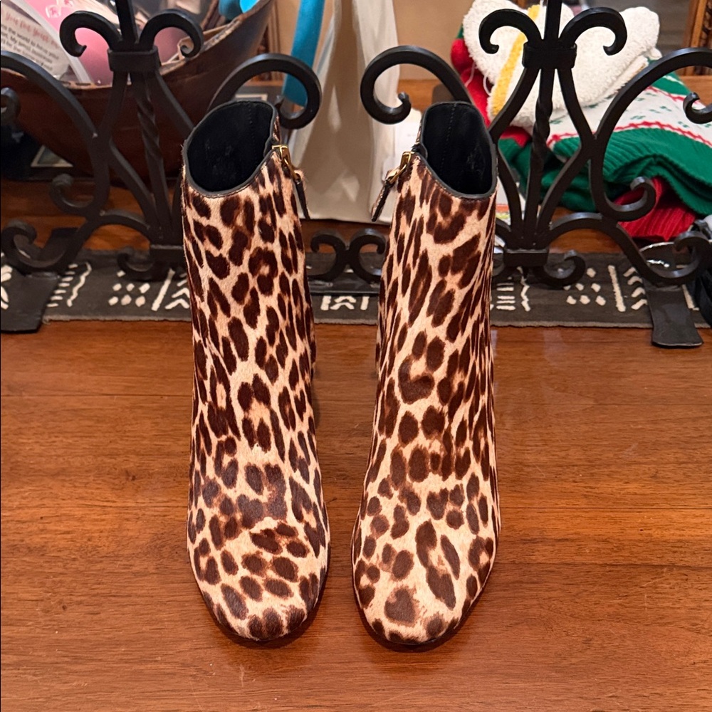 NWOT “TORY BURCH” leopard print Boots 🥾